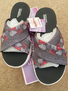 skechers gen 5 flip flops