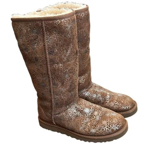 UGG Australia Classic Tall Fancy Logo Print Boots Women’s 8 Brown Foil RARE 5998 - Picture 1 of 13