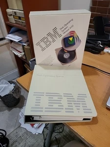 IBM Disk Operating System Version 4.00 Vintage Book with 3.5" Diskettes 1988 - Bild 1 von 5