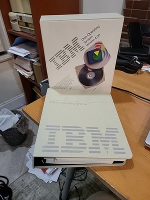 IBM Disk Operating System 1988 versión 4,00 libro vintage con disquetes de 3,5" Foto 1 de 4