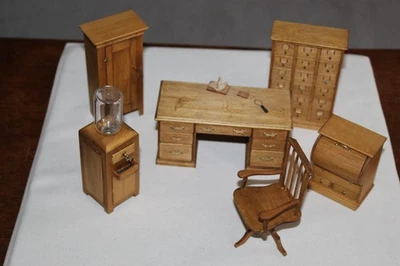 Grupo de seis peças miniaturas vintage de casa de bonecas por artesão Jim Gans original - Imagem 1 de 4