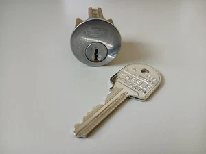 Restricted Ilco 'IP7' Profile Lock and Key - Bild 1 von 5