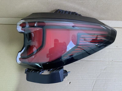 Luz trasera LED OEM 2024-2025 GMC Acadia Denali lado derecho pasajero - 26557067 Foto 1 de 4