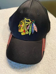 NHL Chicago Blackhawks Hat Baseball Cap Adjustable Strap Fan Favorite Pre-owned - Picture 1 of 5