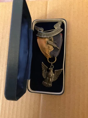 Medalla Eagle Scout Rob3 antigua con palma de águila y caja azul original Foto 1 de 4