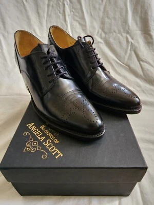 The Office of Angela Scott - Miss Button Negro - Talla 38.5  Foto 1 de 4