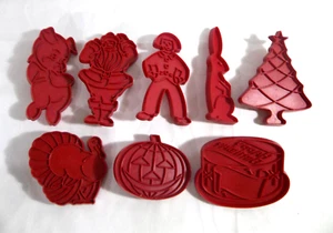 Vintage Tupperware Set of 8 Red Holiday Cookie Cutters - Picture 1 of 10