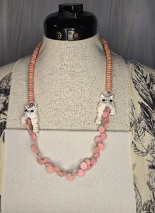 Vintage Beaded Kitty Necklace Carved Wooden Pink & White  Handpainted Cat Beads - Picture 1 of 4