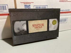 Stranger Things Season 1 One 4k Ultra HD Blu Ray Set 4 Disc Set - Picture 1 of 10