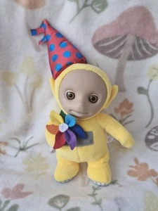 Teletubbies Talking Party Laa-Laa Soft Plush Toy 11" Tall - Picture 1 of 6