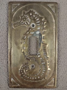 Vintage Solid Brass Seahorse Light Switch Plate Cover Single Gang Nautical - Imagen 1 de 4