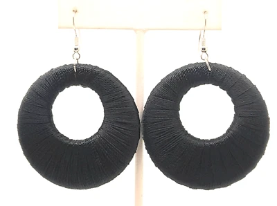 Pendientes colgantes de moda E562 bohemios hechos a mano de madera redonda hilo negro #1 Foto 1 de 4