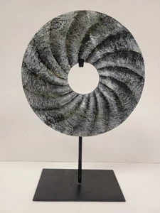 Seltene blaue Spirale Jade Statue mit Sockel - Bild 1 von 5