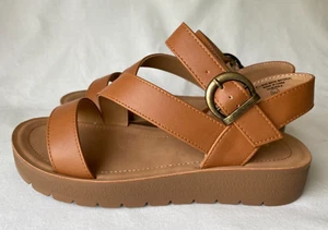 New In Box Solanz Hammer-S Cognac Sandals Size 6M - Picture 1 of 9