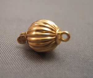 Massiver 14 Karat Gelbgold korregierter Kugelverschluss 8 mm Kugel, 14,2 mm lang - Bild 1 von 3