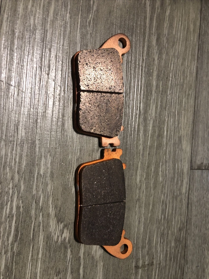 Pinza trasera original Kawasaki ZX10R 2011-19 43082-0115 Foto 1 de 2