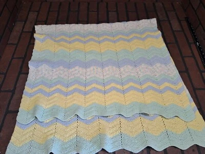 Manta afgana vintage tejida hecha a mano ganchillo bebé tiro colores pastel Foto 1 de 3