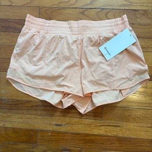 NEU Lululemon Damen 14 Hotty Hot HR Shorts 2,5" gefüttert Rock Mellon - Bild 1 von 5