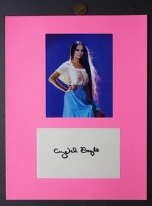 Country Star Crystal Gayle signed autographed card & photo set Brown Eyes Blue - - Picture 1 of 1