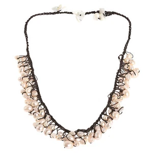 Elegante collar hecho a mano con perlas rosa sobre cuerda de algodón - Imagen 1 de 4