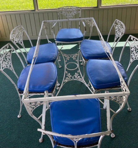 REDUCED!!!!7 Piece Woodard Orleans acorn & vine. Dining table & 6 chairs.Pickup Cover