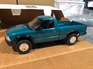 PROMO MODEL 1994 CHEVROLET S10 4X4 ECHELLE 1/25 PLASTIQUE VERT SARCELLE - Photo 1/4