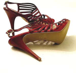 Tacones de aguja Carlos para dama con hebilla punta abierta rojo flash talla 10 - Imagen 1 de 12