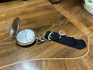 Omega Taschenuhr um 1900 Vergoldet mit Sprungdeckel und Punzen mit Kette - Bild 1 von 7