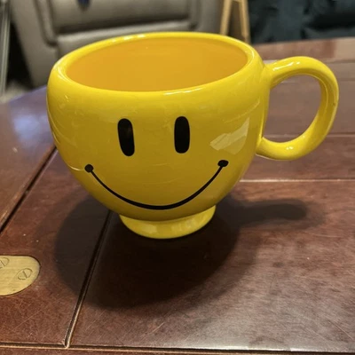 Taza de café de gran tamaño cara sonriente amarilla maceta marca Teleflora 16 OZ Foto 1 de 4