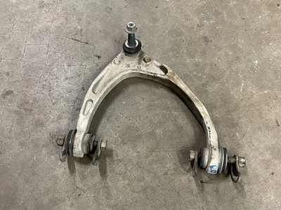 Оригинальный верхний рычаг управления для переднего правостороннего пассажира Cadillac Escalade RWD 1626 2015-2020 годов выпуска - Изображение 1 из 4