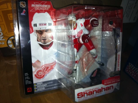 McFarlane NHL Series 4 BRENDAN SHANAHAN Detroit Red Wings Figure Statue Cover