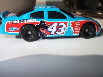 Richard Petty #43 2008 7 veces campeón coche de carreras legado coche modelo 1/64 Foto 1 de 4
