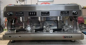 1 WEGA POLARIS - Macchina Caffè Espresso Bar - 3 gruppi AUTOMATICA - Foto 1 di 3