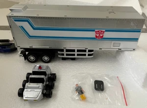New Transformation Toys Masterpiece MP10 OP Trailer Garage in Stock - Picture 1 of 5