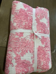 Pottery Barn Teen Lilly Pulitzer Toile Full Queen quilt Pink imperfect - Picture 1 of 3