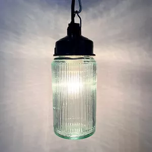 Lámpara colgante industrial soviética frasco colgante vidrio ondulado y accesorio de baquelita URSS - Imagen 1 de 10