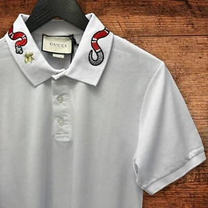 Polo Gucci Serpiente Bordado en Cuello Blanco Talla M - Imagen 1 de 6