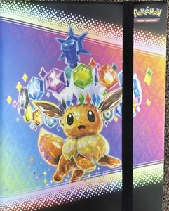 CARPETA COLECCIONISTA POKEMON EVOLUCIONES PRISMÁTICAS *(Solo carpeta, sin paquetes)* - Imagen 1 de 2
