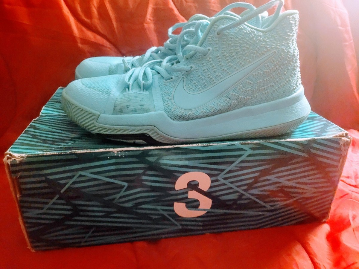 Preços baixos em Nike Kyrie 3 Tiffany - 852395-401 | eBay Preços baixos em Nike Kyrie 3 Tiffany - 852395-401 | eBay