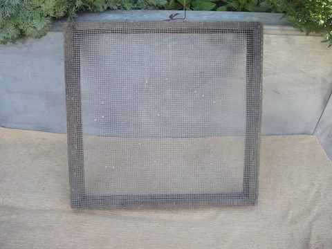 Vintage Bulb Drying Tray   (715) Cover