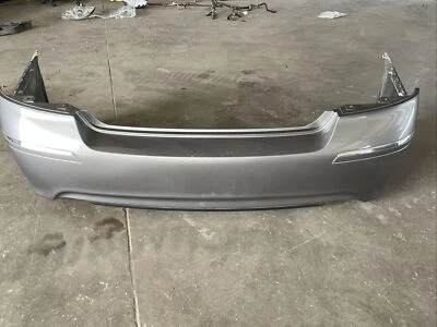 07-10 Infiniti M35 M45 Parachoques Trasero Cubierta Fascia con Borde Color K51 85022-EJ70J Foto 1 de 4