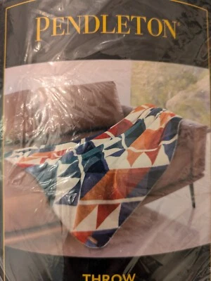 New PENDLETON Plush Sherpa Fleece Throw Serrado Ivory Print 50" x 70" - Image 1 of 4