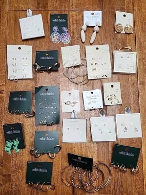 22 упаковки различных сережек, дикая басня, новый день, сахар исправить, универсальная нить  - Изображение 1 из 4