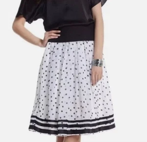 White House Black Market Soft Dot Skirt Size 2 Womens Black White Polka Dot - Picture 1 of 12