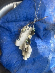 95-99 ECLIPSE TALON 2G OEM ELÉCTRICO CERRADURA PUERTA ACTUADOR PESTILLO - LADO DERECHO DEL PASAJERO - Imagen 1 de 3