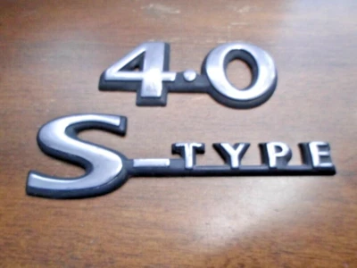 Jaguar 2000 2001 2002 - Par de emblemas traseros tipo S 4,0 Foto 1 de 4