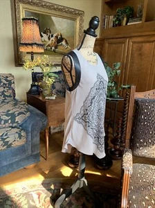 Rachel Rose Dove Gray Black Medallion Sleeveless Blouse Black Leather Trim L 38” - Picture 1 of 12