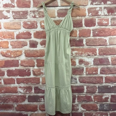 Maxi vestido sin mangas Love Tree para mujer pequeño verde salvia mezcla de lino en capas con volantes Foto 1 de 4