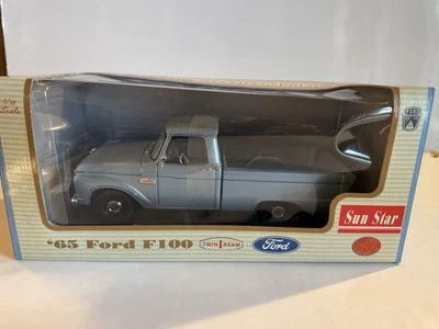 Camioneta pickup Ford F100 modelos clásicos escala 1:18 Sun Star, azul con caja Foto 1 de 4