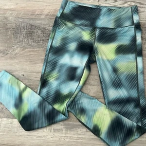 EUC Athleta High Rise Alpine Chaturanga Tight Leggings Size Petite Small - Picture 1 of 5